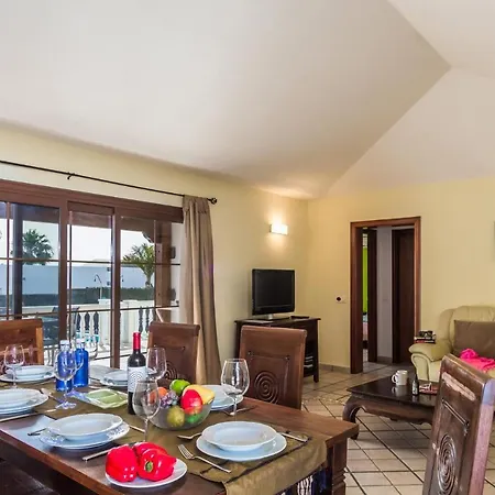 Ereza Lomas Villa *