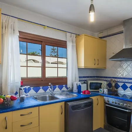 Ereza Lomas Villa *